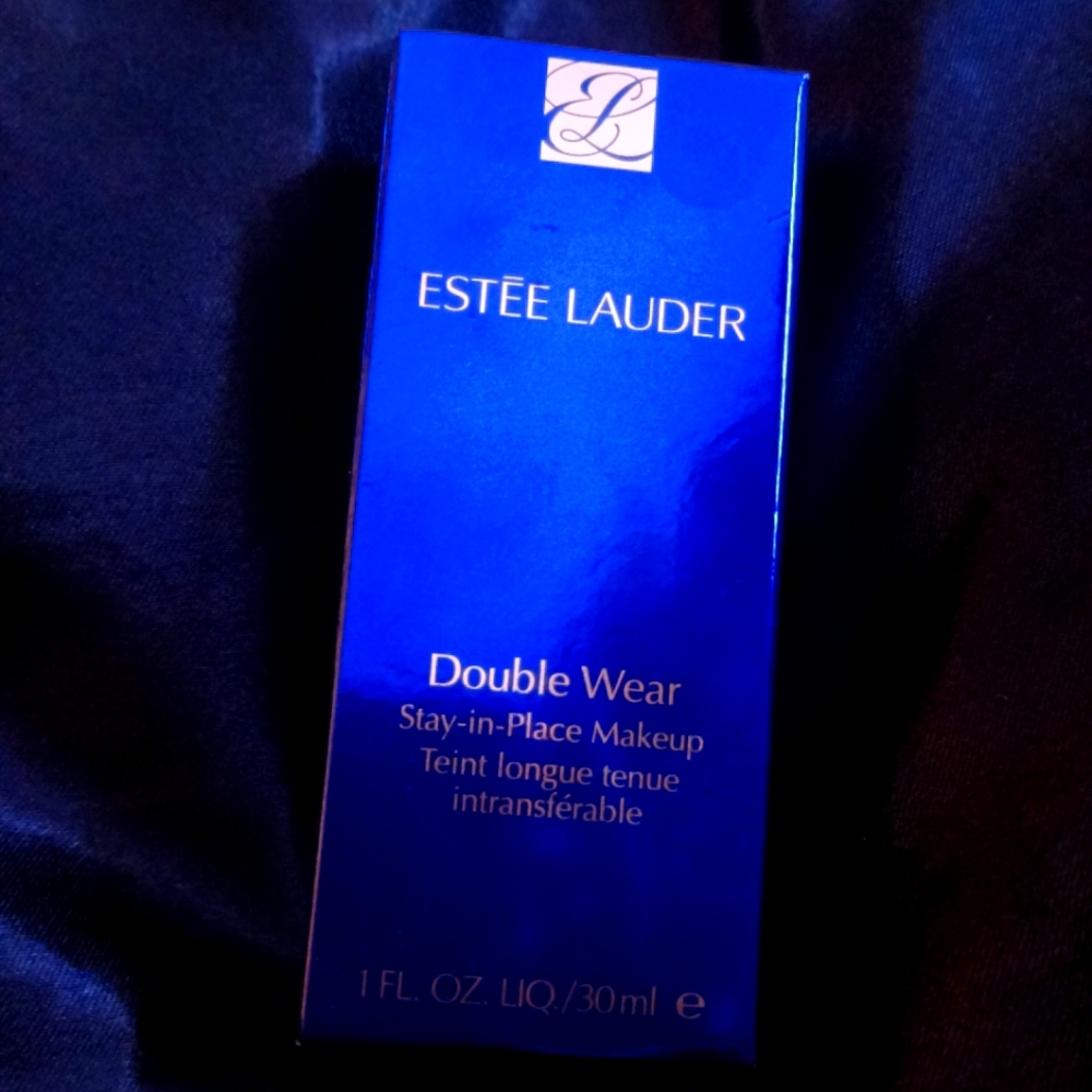 Estee Lauder double Wear stay in place Foundation